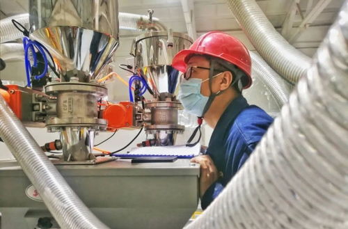 甘肅首條熔噴布生產(chǎn)線(xiàn)產(chǎn)品順利下線(xiàn)，經(jīng)緯編布制造迎來(lái)新篇章