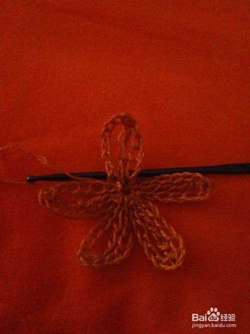 經緯編布與鉤針編織 打造珍珠花朵發夾的藝術